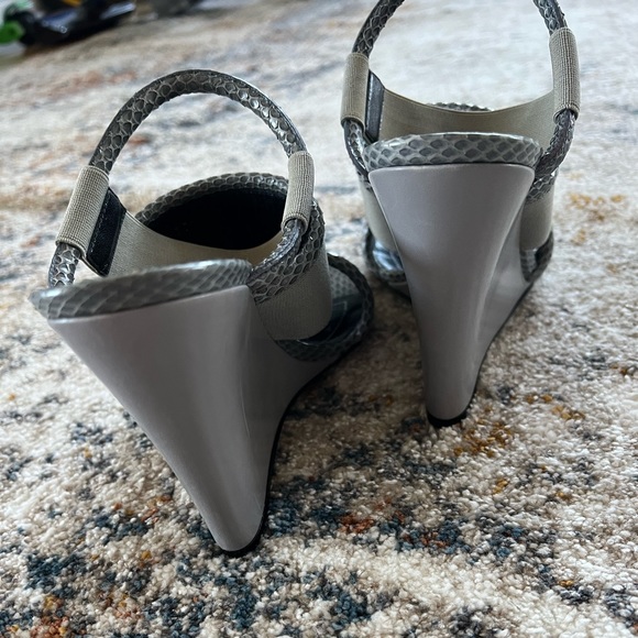 Balenciaga Tess S.Cuoio Wedge Sandal in Gray - Picture 7 of 7